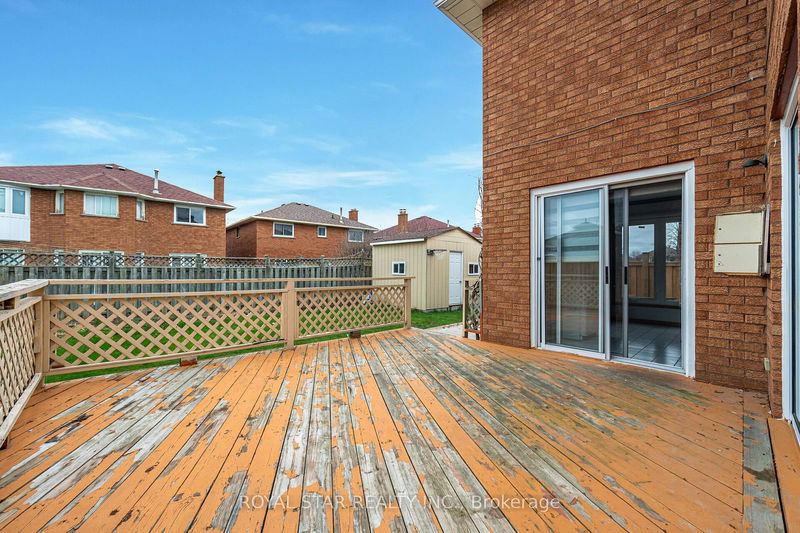 10 Hedgerow Ave  Brampton, L6Y 3C6 | Image 35