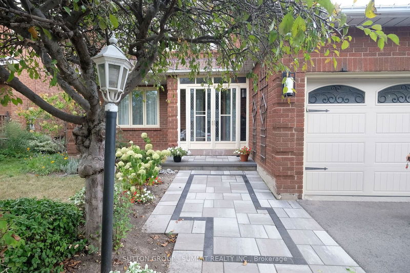 1365 Bishopstoke Way  Oakville, L6J 7A7 | Image 5