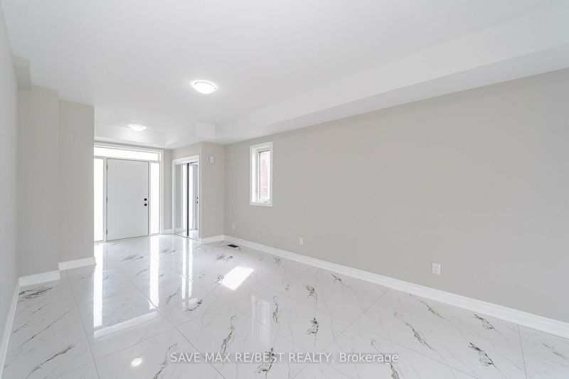 30 Abercrombie Cres  Brampton, L7A 4N1 | Image 6