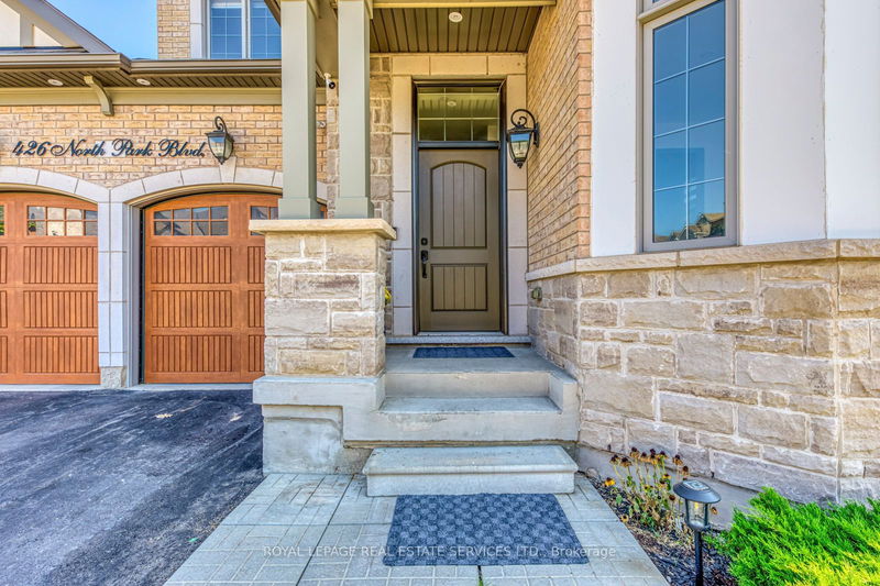 426 North Park Blvd  Oakville, L6M 1N3 | Image 2