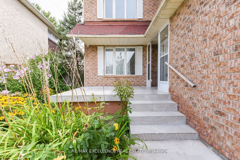 61 Drinkwater Rd  Brampton, L6Y 4T8 | Image 3