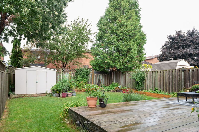 32 Clarridge Crt  Brampton, L6X 3N5 | Image 28