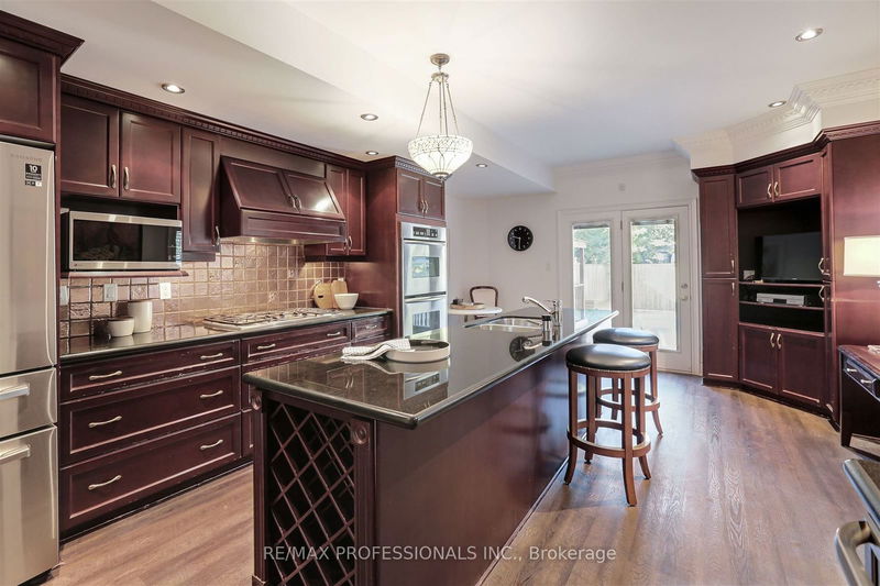 258 Windermere Ave  Toronto, M6S 3K5 | Image 11