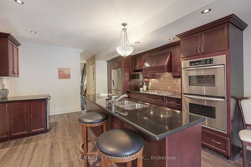 258 Windermere Ave  Toronto, M6S 3K5 | Image 12