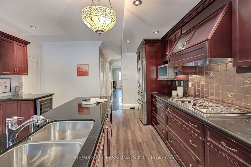 258 Windermere Ave  Toronto, M6S 3K5 | Image 13