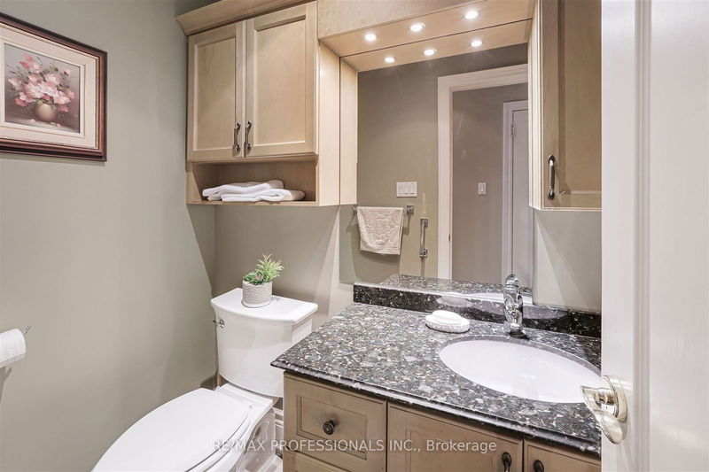 258 Windermere Ave  Toronto, M6S 3K5 | Image 14