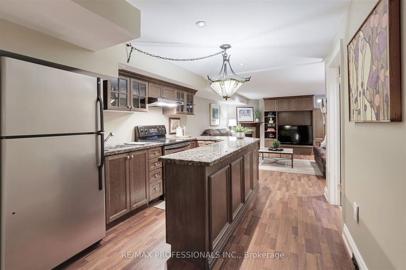 258 Windermere Ave  Toronto, M6S 3K5 | Image 27