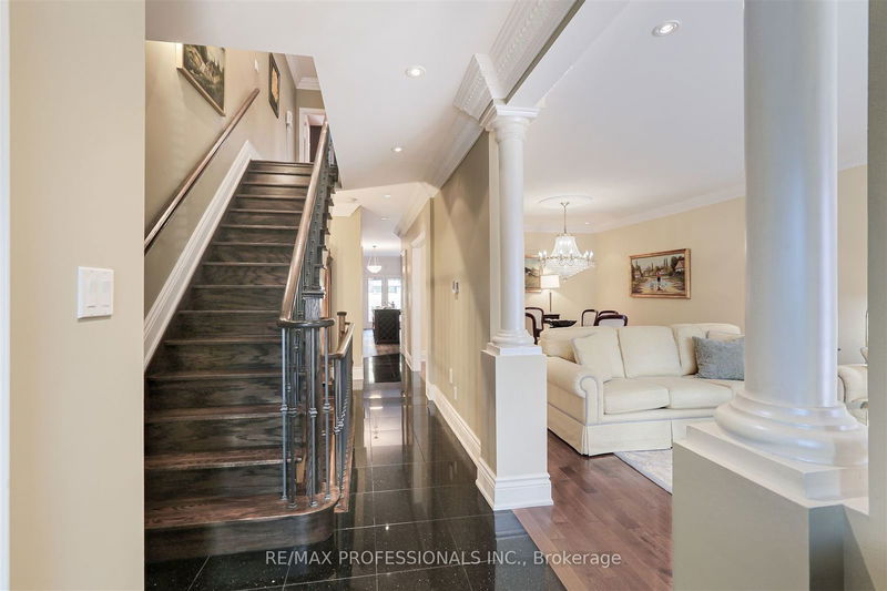 258 Windermere Ave  Toronto, M6S 3K5 | Image 4