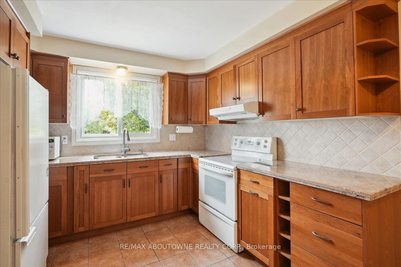  38 - 43 Nadia Pl  Oakville, L6H 1K1 | Image 10