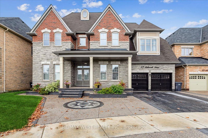 33 Ashcreek Dr  Brampton, L6Y 3A7 | Image 1