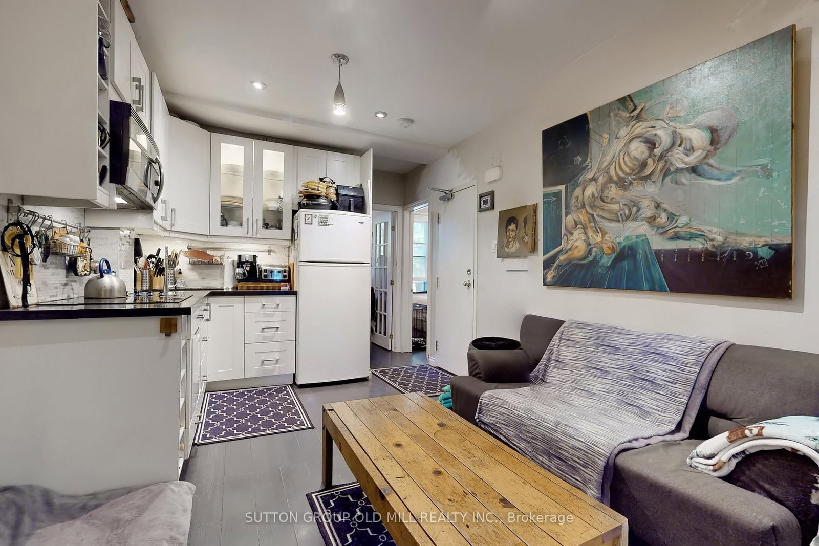 Listing Image 11