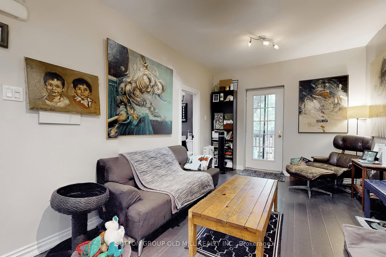 Listing Image 9