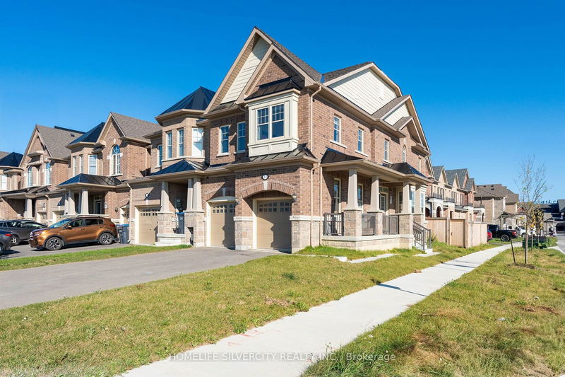 31 Bushwood Tr  Brampton, L7A 5J7 | Image 2