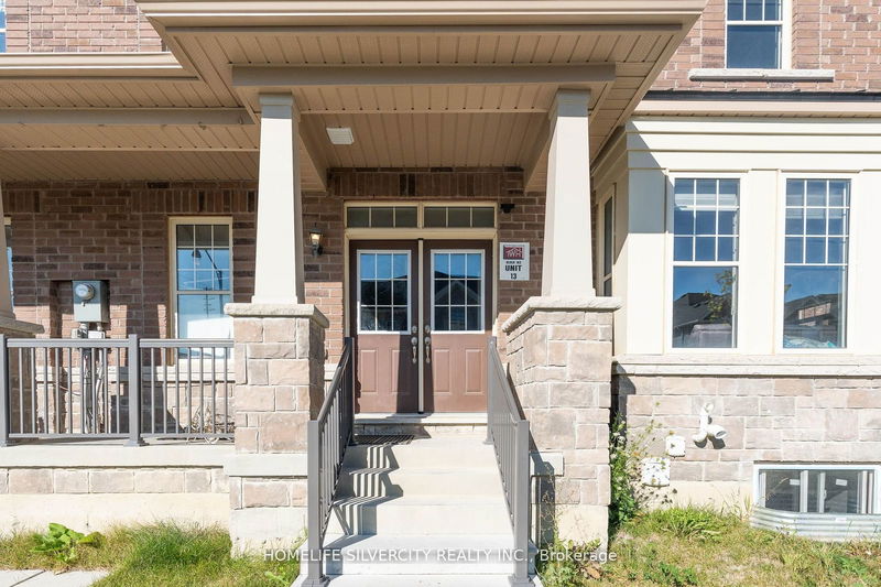 31 Bushwood Tr  Brampton, L7A 5J7 | Image 3