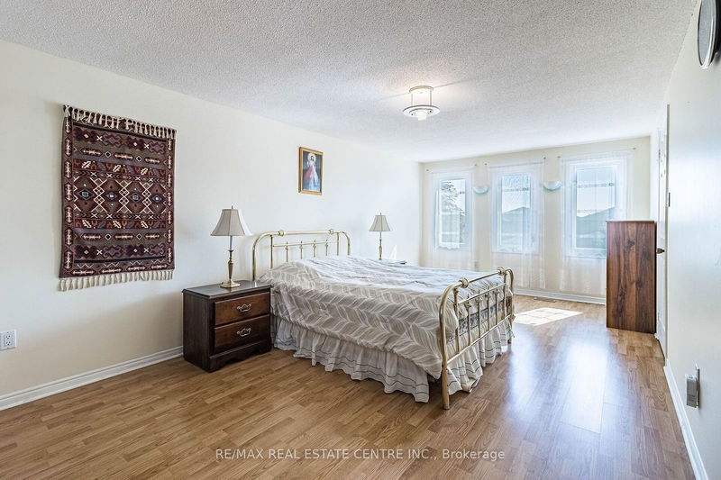 408 Naomi Cres  Mississauga, L5B 3S4 | Image 20