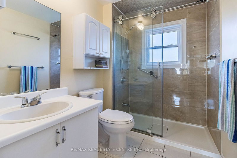 408 Naomi Cres  Mississauga, L5B 3S4 | Image 21