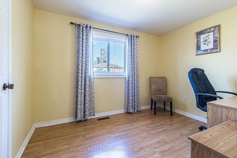 408 Naomi Cres  Mississauga, L5B 3S4 | Image 24