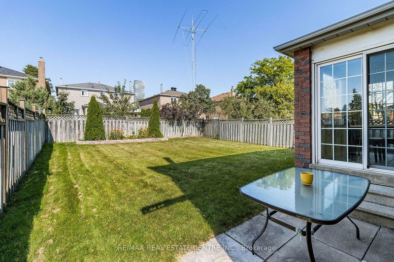 408 Naomi Cres  Mississauga, L5B 3S4 | Image 32