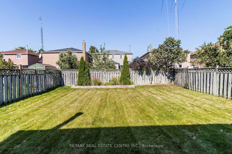 408 Naomi Cres  Mississauga, L5B 3S4 | Image 33