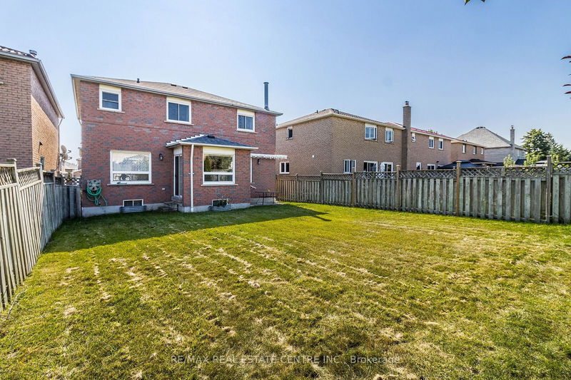 408 Naomi Cres  Mississauga, L5B 3S4 | Image 36