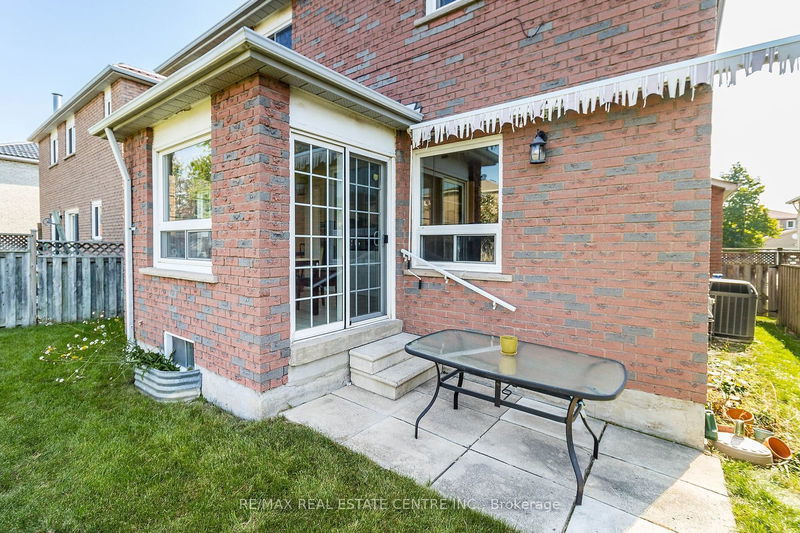 408 Naomi Cres  Mississauga, L5B 3S4 | Image 37