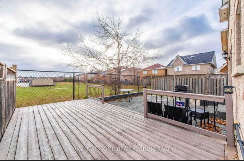 33 Crannyfield Dr  Brampton, L7A 3X2 | Image 22