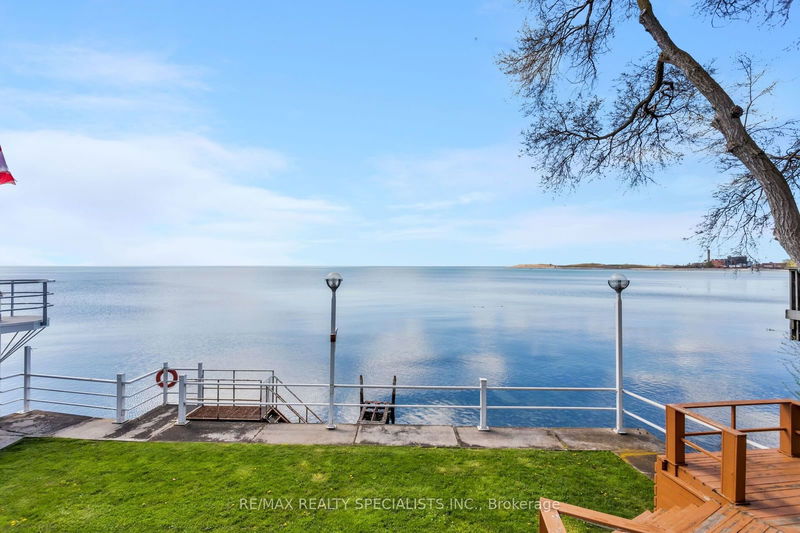 327A Lake Promenade   Toronto, M8W 1A6 | Image 35