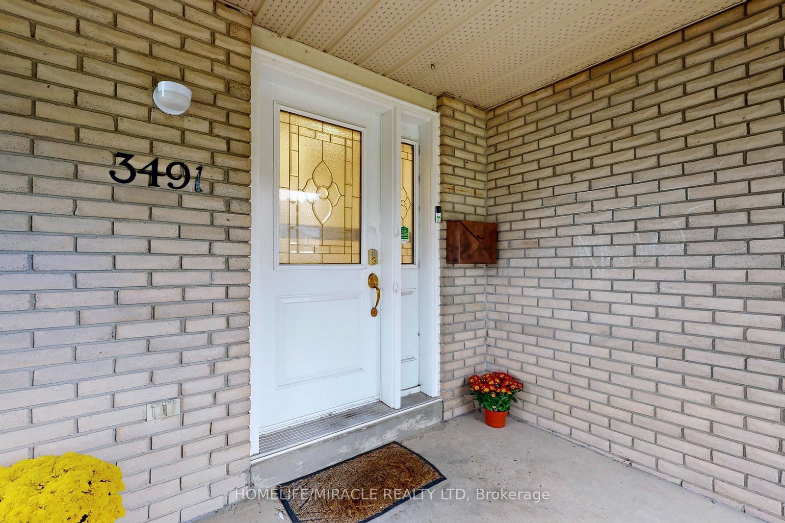 Listing Image 4