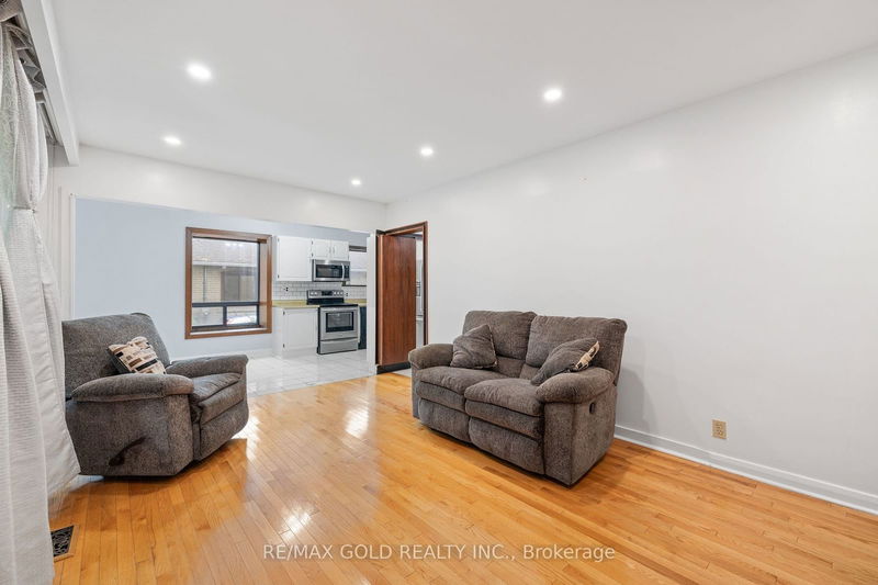 20 Hatfield Cres  Toronto, M9W 3R8 | Image 13