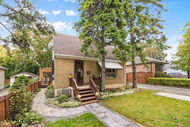 20 Hatfield Cres  Toronto, M9W 3R8 | Image 4