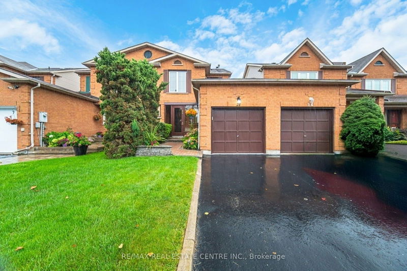 24 Acadian Hts  Brampton, L6Y 4H4 | Image 1