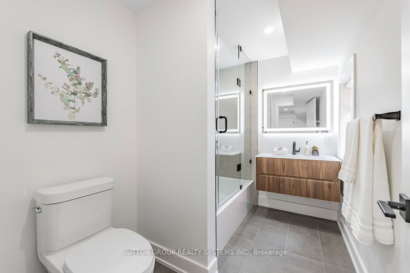 203 Medland St  Toronto, M6P 2N6 | Image 21