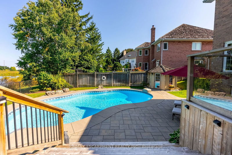 2049 Country Club Dr  Burlington, L7M 3Z2 | Image 31