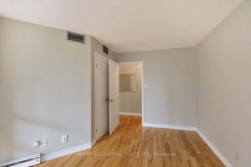  404 - 45 Kingsbridge Garden Circ  Mississauga, L5R 3K4 | Image 24