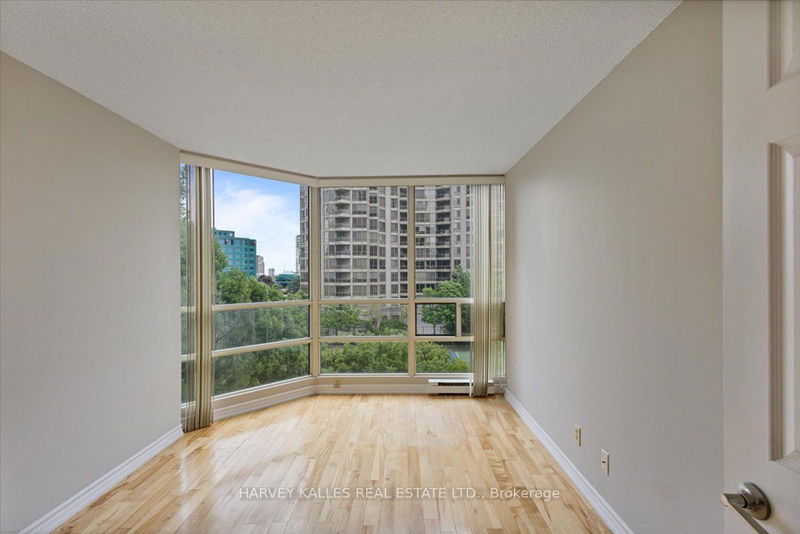  404 - 45 Kingsbridge Garden Circ  Mississauga, L5R 3K4 | Image 26