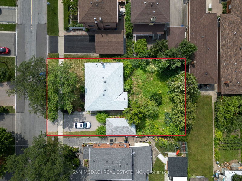 34 Highview Ave  Toronto, M3M 1C4 | Image 3