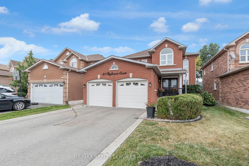 27 Fenflower Crt  Brampton, L7A 1H3 | Image 1