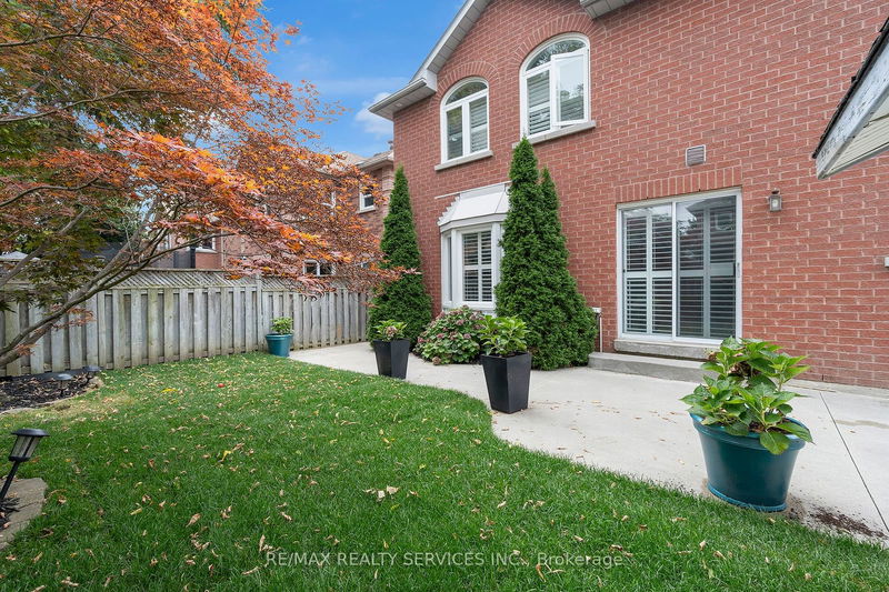 27 Fenflower Crt  Brampton, L7A 1H3 | Image 38