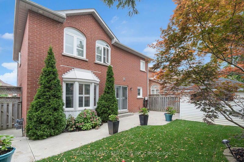 27 Fenflower Crt  Brampton, L7A 1H3 | Image 40