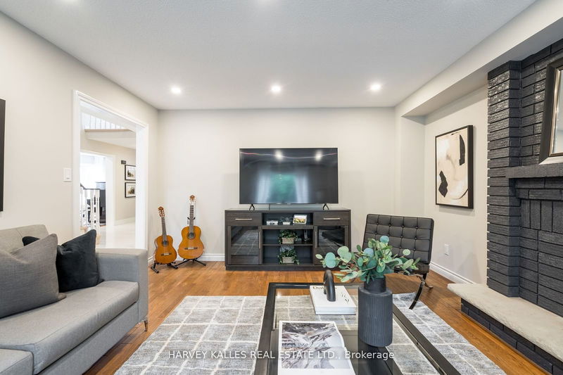 1999 Pitagora Crt  Mississauga, L5K 2M4 | Image 14