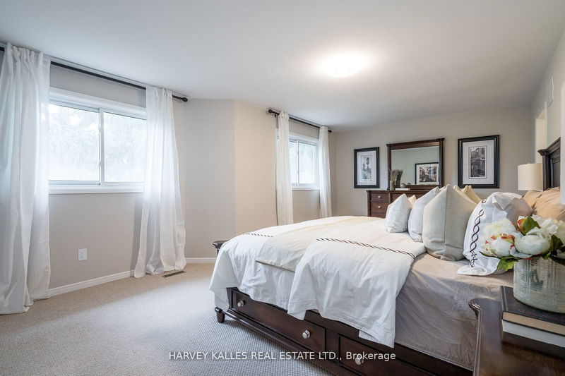 1999 Pitagora Crt  Mississauga, L5K 2M4 | Image 25