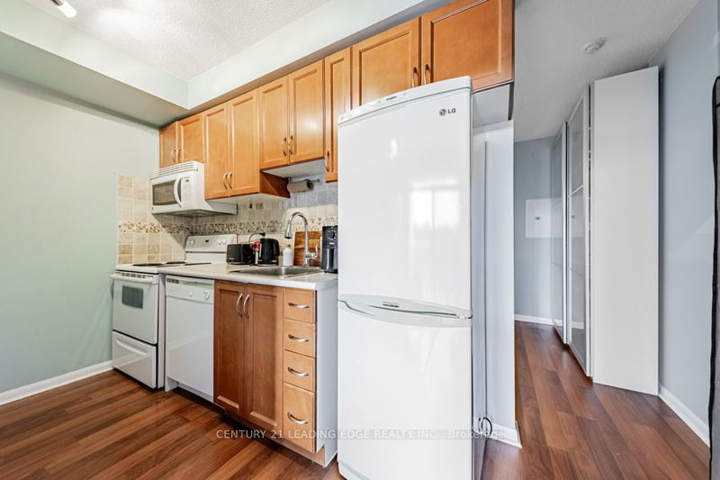  305 - 2464 Weston Rd  Toronto, M9N 0A2 | Image 5