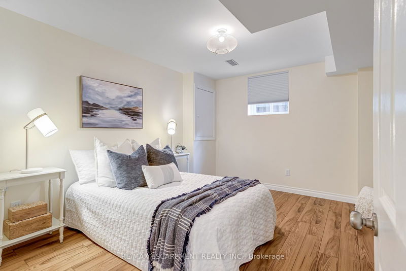 3099 SHANNON Cres  Oakville, L6L 6B3 | Image 26