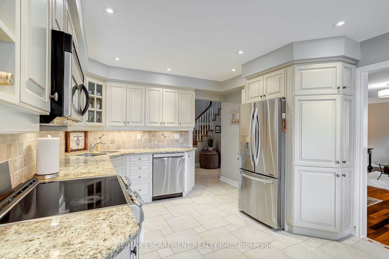 3099 SHANNON Cres  Oakville, L6L 6B3 | Image 7