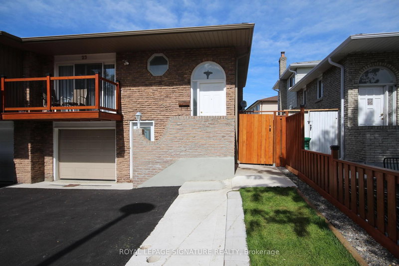 Upper - 23 Abell Dr, Brampton, L6V 2W1 | Image 2
