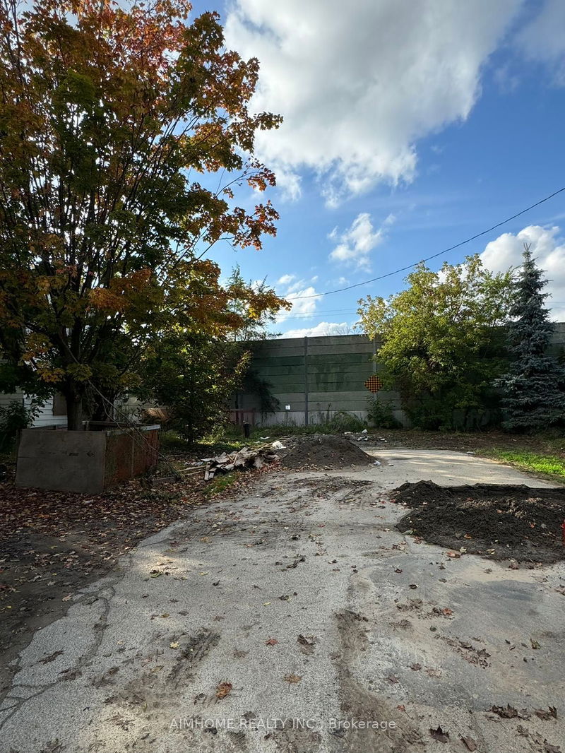 1654 Glenburnie Rd W Mississauga, L5G 3E5 | Image 2