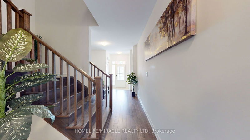 84 Keppel Circ  Brampton, L7A 5K9 | Image 13