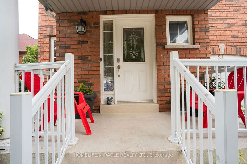 23 Badger Ave  Brampton, L6R 1Z2 | Image 4