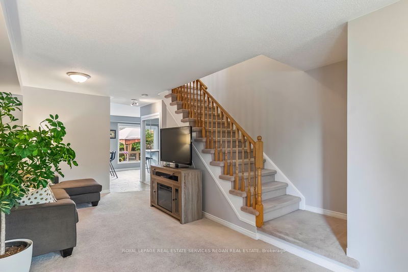 656 Julia Ave  Burlington, L7L 6X3 | Image 6