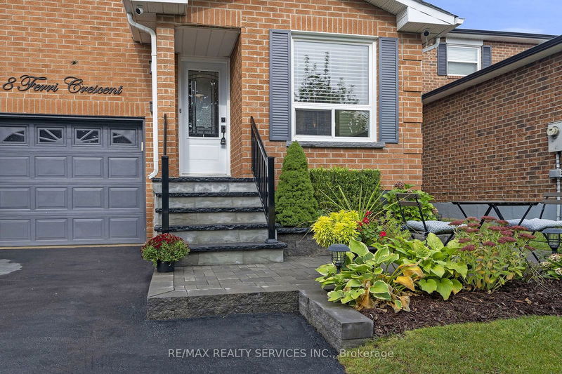 8 Ferri Cres  Brampton, L6Z 1R9 | Image 4